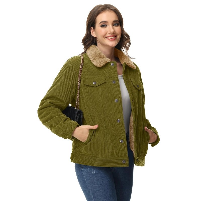 Chaqueta Hagel corta de mujer de pana con forro de sherpa verde oliva