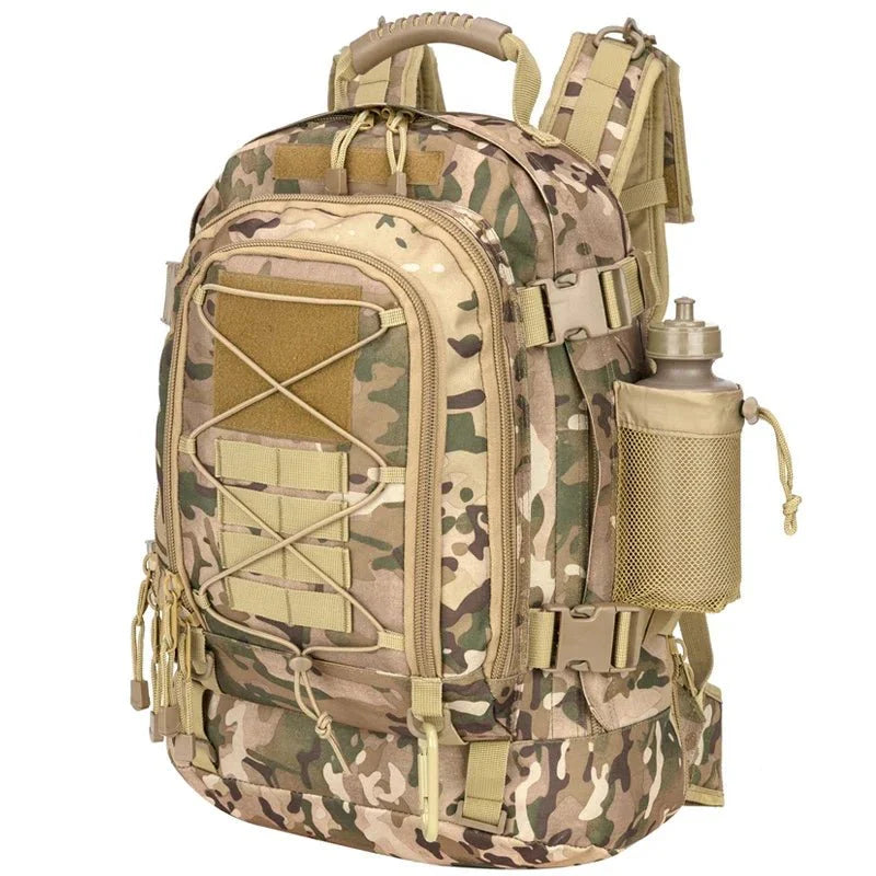 Mochila de 60 litros.
Material Oxford impermeable de camuflaje.